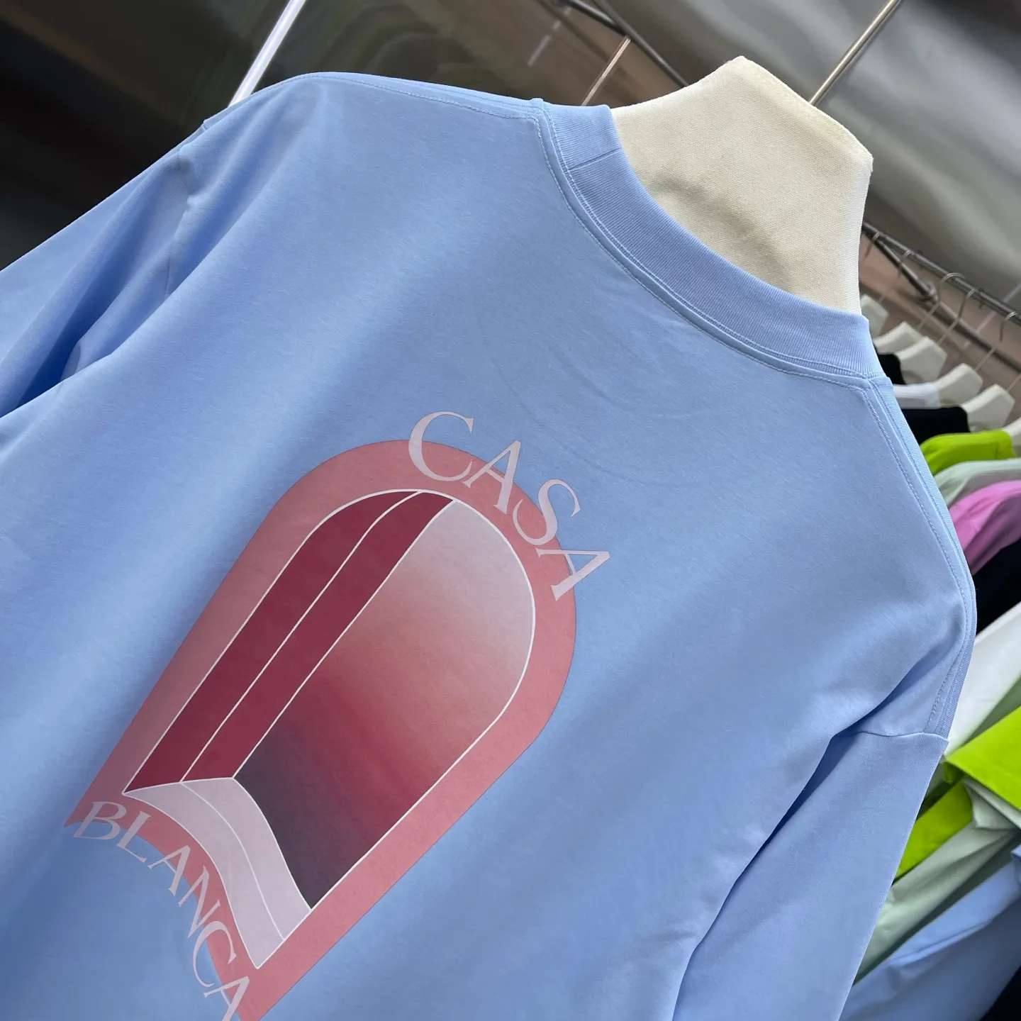 New Arrival Casablanca Casablanca Classic Series printed short-sleeved T-shirt for celebrities. It is made of Xinjiang long-staple cotton ~ grams. The color of the fabric is custom-dyed and will not shrink or fade. It feels comfortable and has a strong texture. A must-have for fashionable men and women, the Classic drop-shoulder wide version is available exclusively in In Stock! Color: White Black Blue Royal Blue Green (5 colors) Size: S M L XL XXL